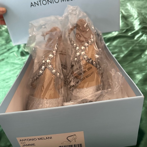 Dark Silver Antonio Melani Jamme Heels size 7 - Picture 6 of 11